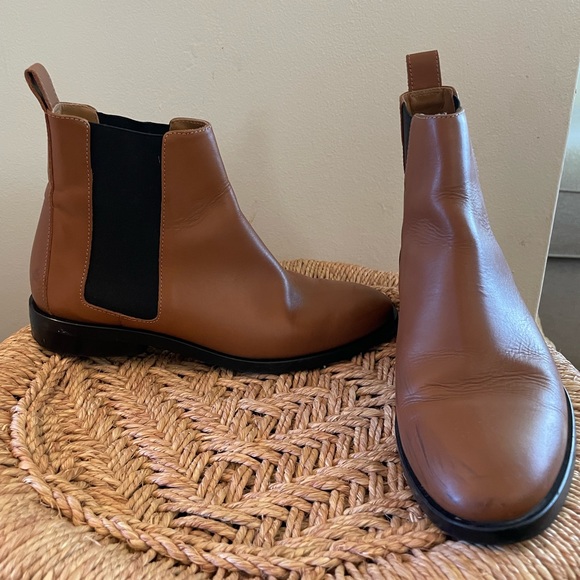 Everlane Modern Chelsea Boot in Cognac - Picture 1 of 5